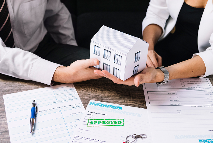 mortgage consultation in Dallas Texas helping home buyers choose the right loan options